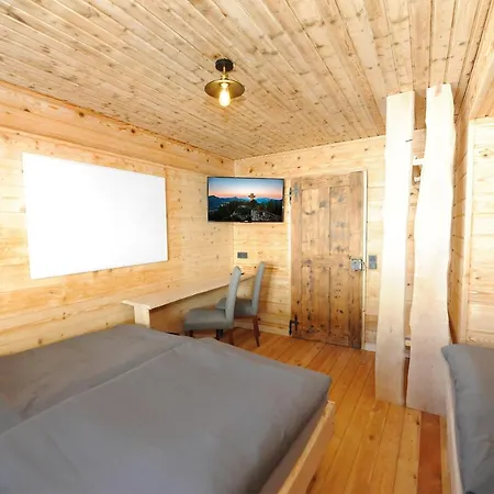 Holzmeister Farm stay *